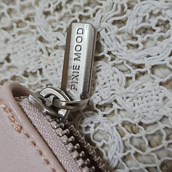 Pixie Mood Stacy Wristlet - Rose/Metallica Cork - Picture 7 of 13